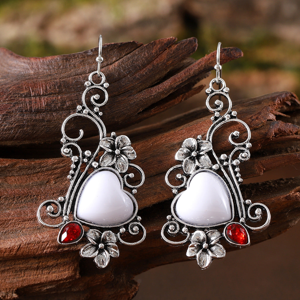 Wholesale Vintage Bohemian Vine Flower Diamond Heart Earrings